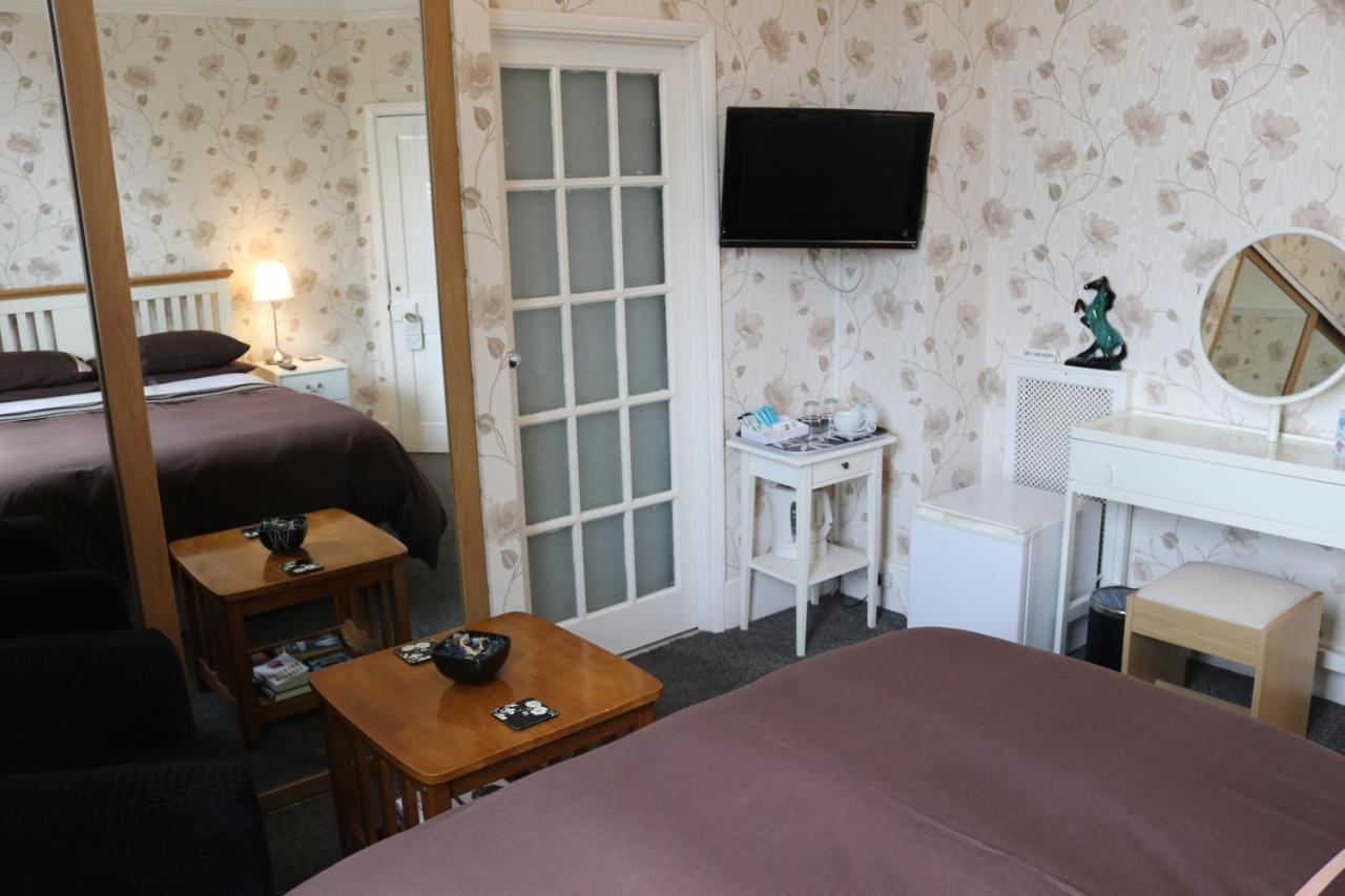 Telford House Bed and Breakfast Milton Keynes Eksteriør billede